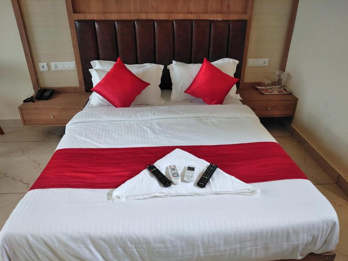 Cap Sports Center Hotel Nīleshwar Екстериор снимка