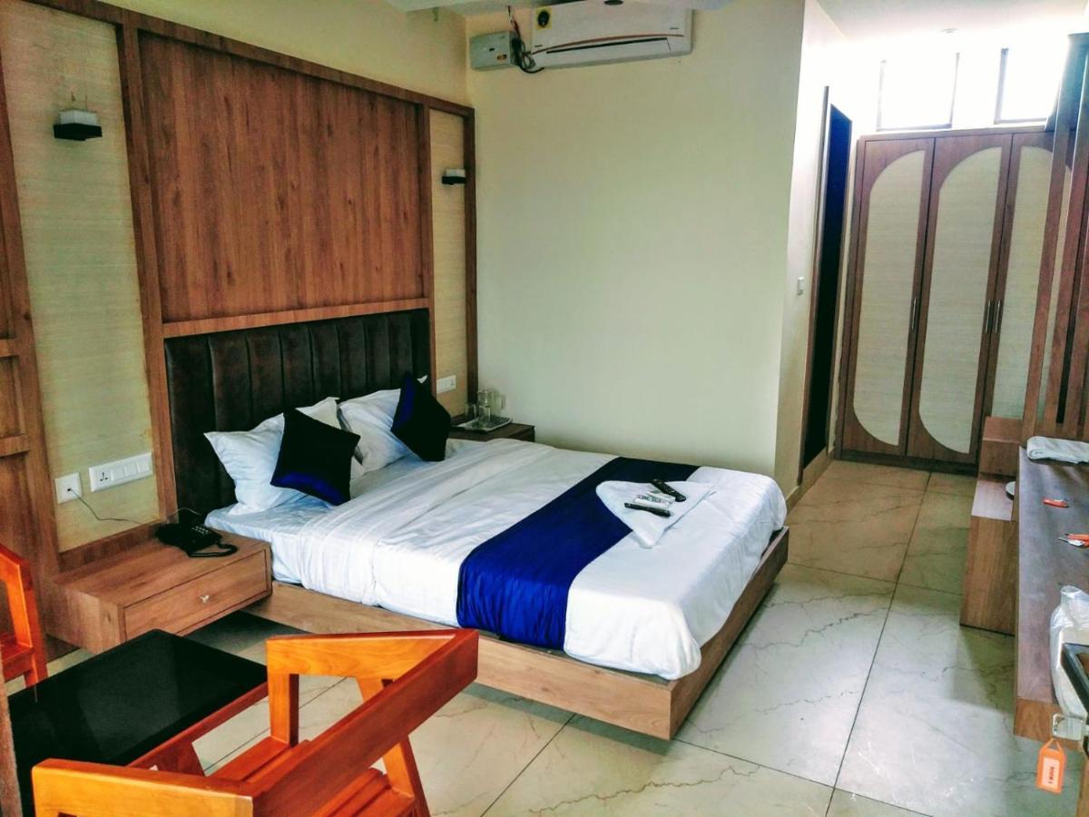 Cap Sports Center Hotel Nīleshwar Екстериор снимка