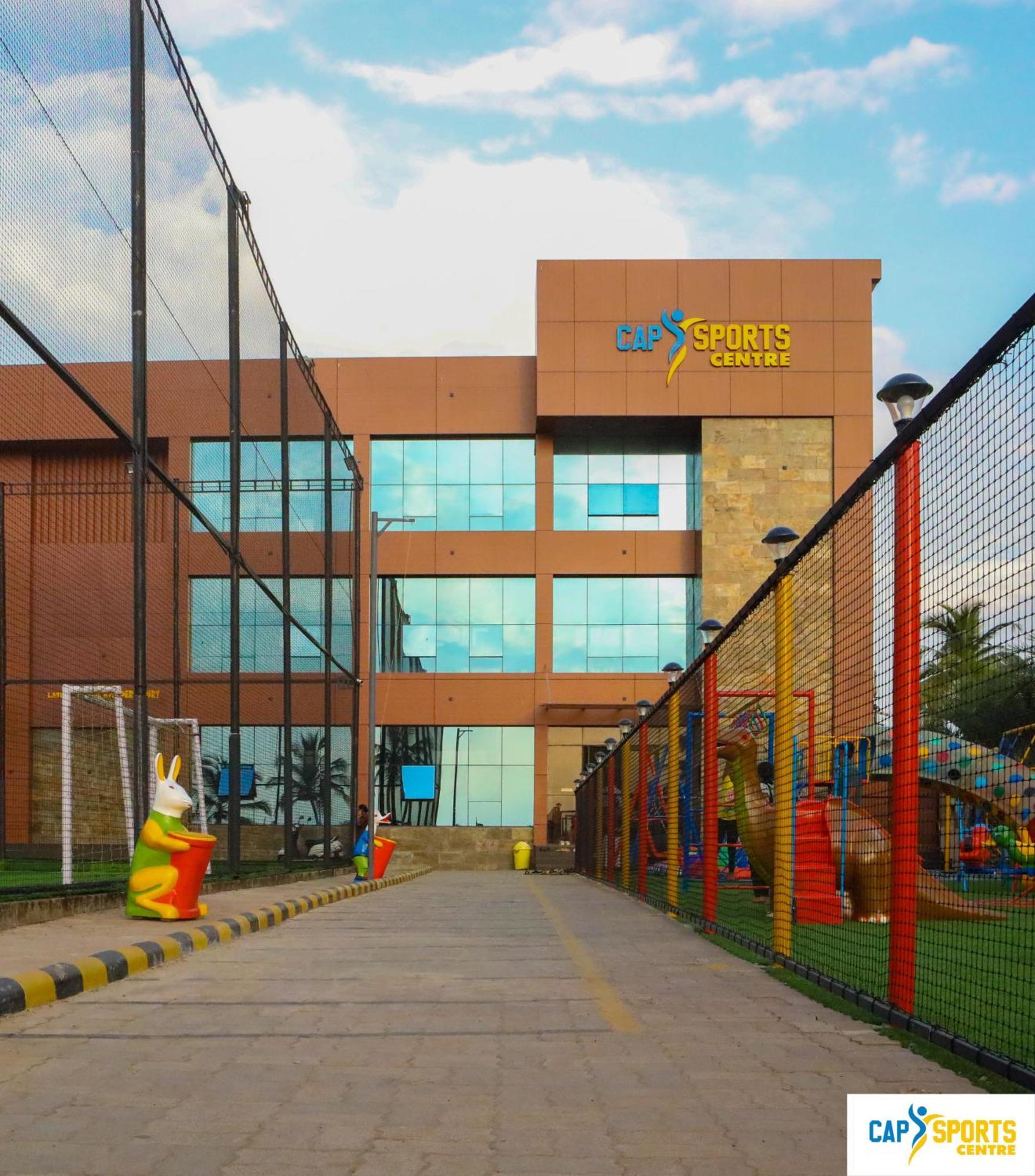 Cap Sports Center Hotel Nīleshwar Екстериор снимка